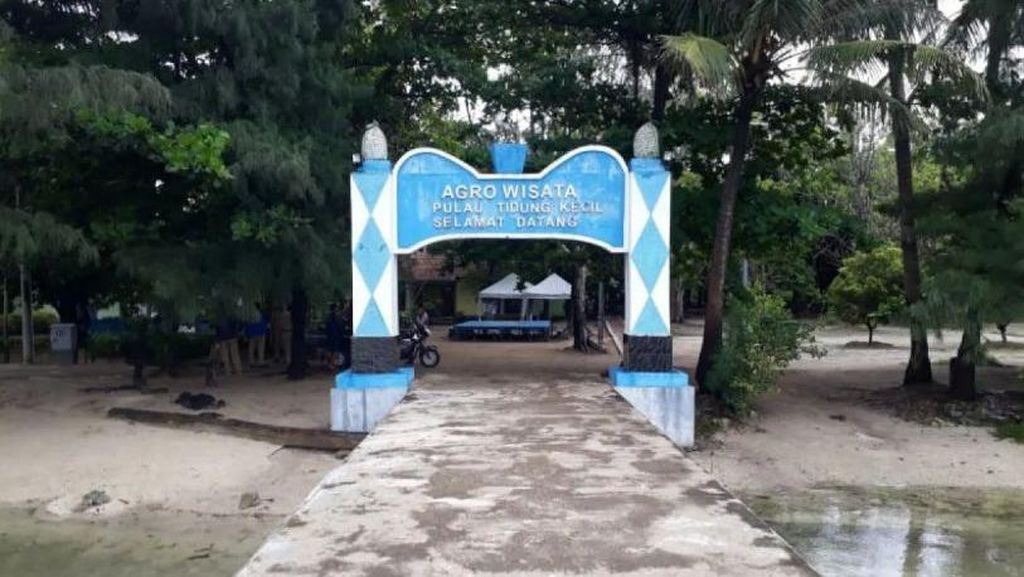 Pulau Tidung Kecil direncanakan jadi pulau kucing oleh Pemprov DKI. Namun rencana ini menuai pro kontra dari berbagai pihak.